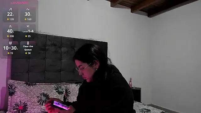 Kylie2211 online show from 11/14/25, 10:13