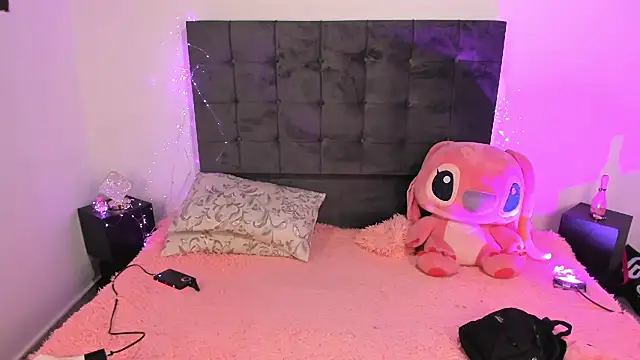 Kylie2211 online show from 10/24/25, 03:16