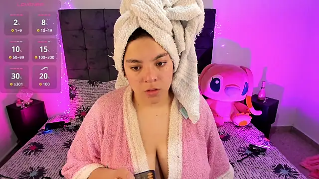 Kylie2211 online show from 10/29/25, 01:59