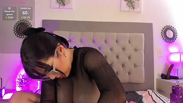 Kylie2211 online show from 03/06/25, 05:11