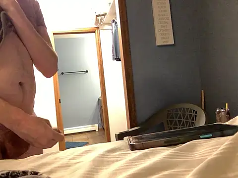 Hebrewhammers42 online show from 03/18/25, 04:07