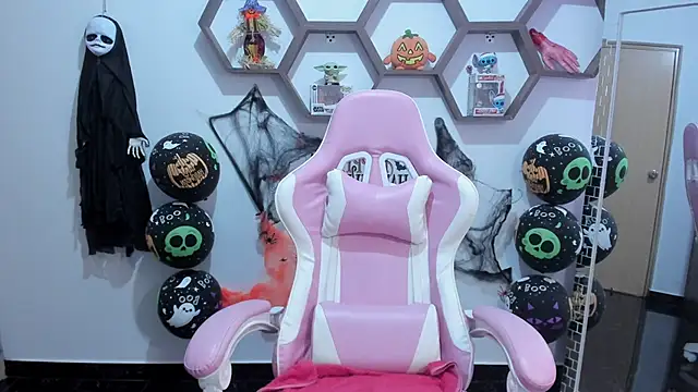 SharonSander online show from 10/30/25, 08:39