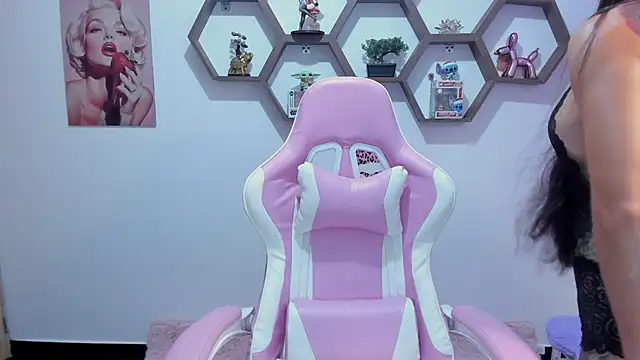 SharonSander online show from 11/11/25, 09:09