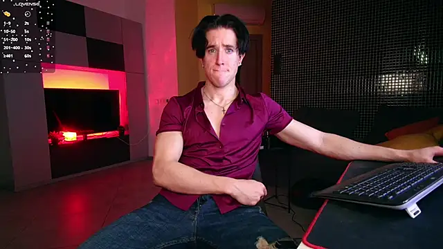 Snapshot of ChristianLevine_ chatting on 06/18/26, 04:11 ChristianLevine online show from 06/18/26, 04:11