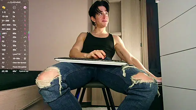 ChristianLevine  online show from 01/13/26, 05:39