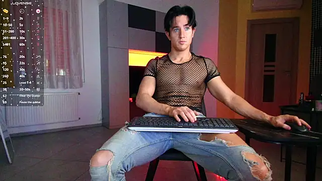 ChristianLevine  online show from 05/12/26, 06:21