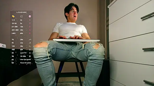 ChristianLevine  online show from 03/31/26, 06:04