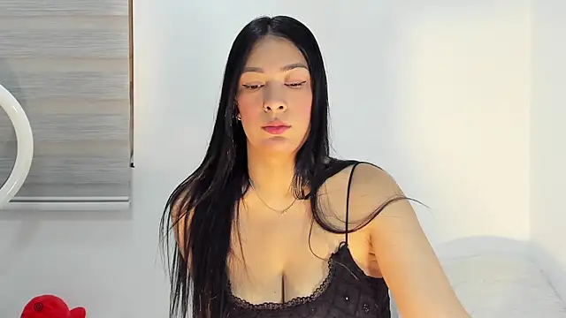 bella hadid1  online show from 01/07/26, 03:44