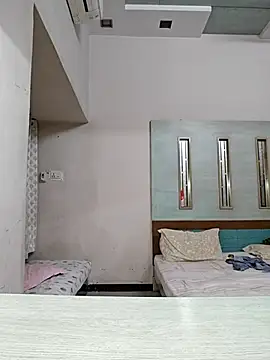 Snapshot of Vickyy_001 chatting on 11/26/25, 05:02 Vickyy 001 online show from 11/26/25, 05:02