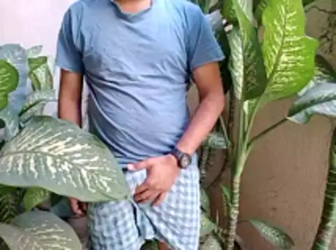 Snapshot of Vickyy_001 chatting on 12/14/25, 09:59 Vickyy 001 online show from 12/14/25, 09:59