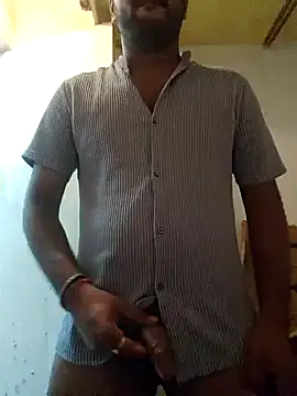 Snapshot of Vickyy_001 chatting on 10/10/25, 09:21 Vickyy 001 online show from 10/10/25, 09:21