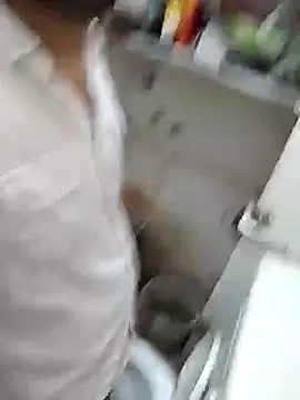 Snapshot of Vickyy_001 chatting on 12/18/24, 12:51 Vickyy 001 online show from 12/18/24, 12:51