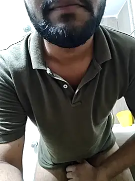 Snapshot of Vickyy_001 chatting on 02/23/25, 06:56 Vickyy 001 online show from 02/23/25, 06:56