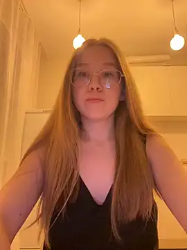 Eva Weyne online show from 10/28/25, 08:19