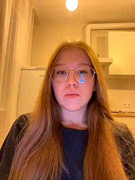 Eva Weyne online show from 11/17/25, 08:24