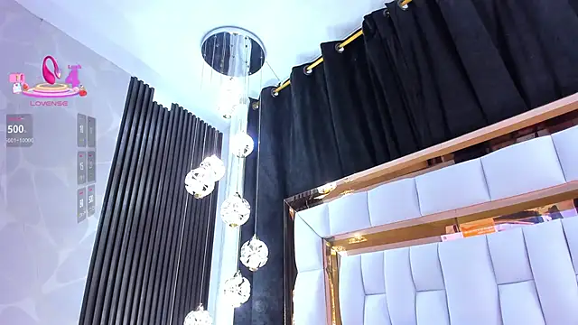 SarayRoyse online show from 04/08/26, 07:26