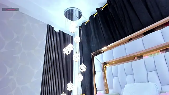 SarayRoyse online show from 01/09/26, 07:32