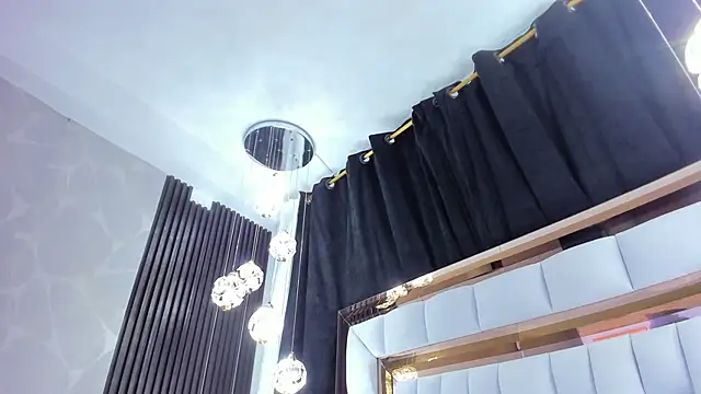 SarayRoyse online show from 10/05/25, 07:37