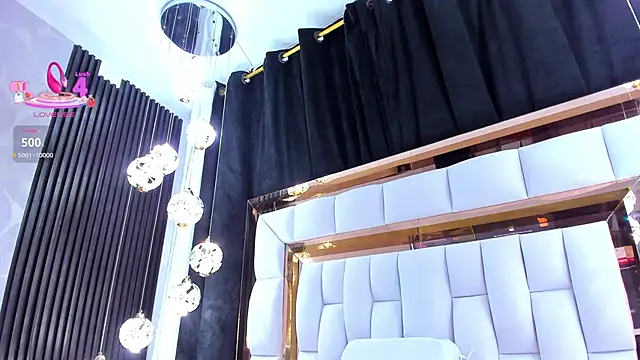 SarayRoyse online show from 04/09/26, 07:42