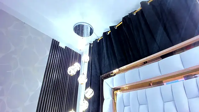 SarayRoyse online show from 11/03/25, 07:39