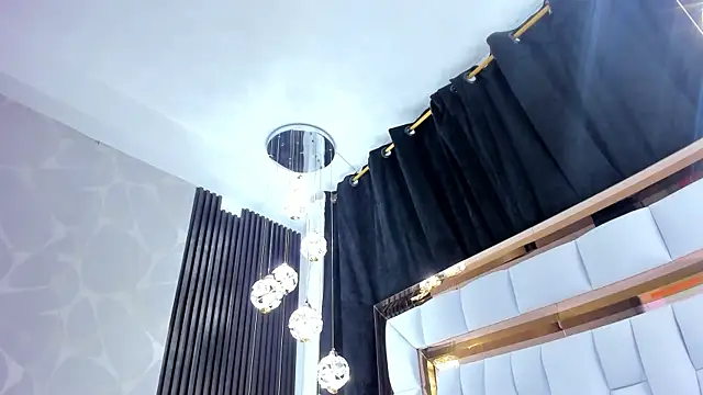 SarayRoyse online show from 09/20/25, 07:41