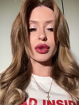 Sweet  Milly online show from 12/17/25, 12:43