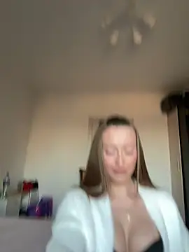 Snapshot of Sweet__Milly chatting on 06/03/26, 04:44 Sweet Milly online show from 06/03/26, 04:44