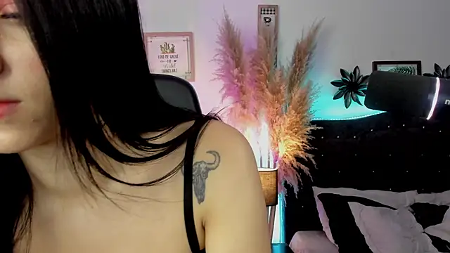 Snapshot of devlin_violett chatting on 02/27/25, 05:29 devlin violett online show from 02/27/25, 05:29