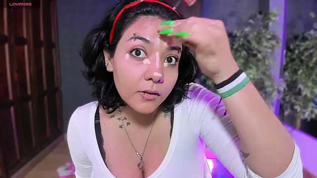 Evelynn online show from 12/14/25, 12:55