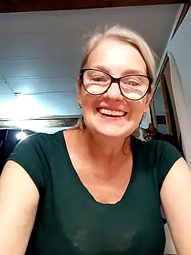 irinamaux online show from 10/26/25, 06:19