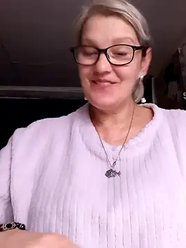 Snapshot of irinamaux chatting on 06/26/26, 05:24 irinamaux online show from 06/26/26, 05:24