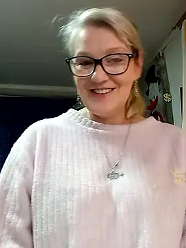 Snapshot of irinamaux chatting on 05/11/26, 02:45 irinamaux online show from 05/11/26, 02:45