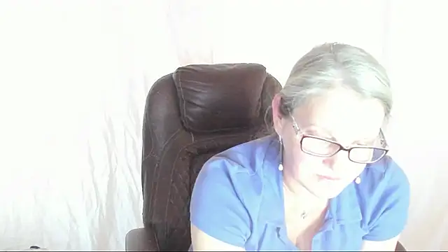Snapshot of irinamaux chatting on 03/22/25, 11:53 irinamaux online show from 03/22/25, 11:53