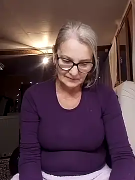 irinamaux online show from 10/28/25, 11:14