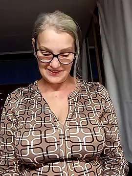 Snapshot of irinamaux chatting on 09/11/25, 04:34 irinamaux online show from 09/11/25, 04:34