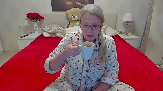 Snapshot of irinamaux chatting on 03/14/25, 04:21 irinamaux online show from 03/14/25, 04:21
