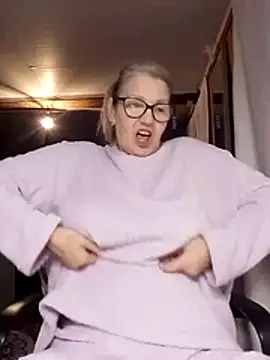 irinamaux online show from 11/03/25, 07:24