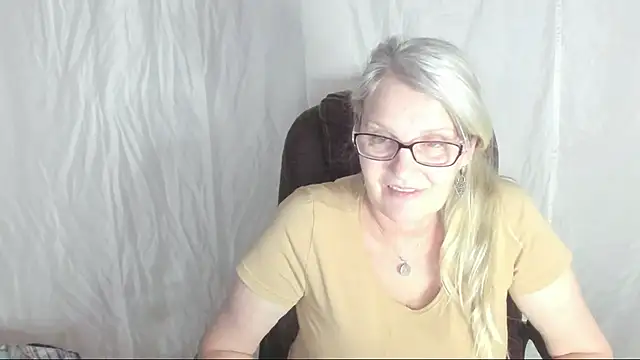 Snapshot of irinamaux chatting on 03/05/25, 12:22 irinamaux online show from 03/05/25, 12:22
