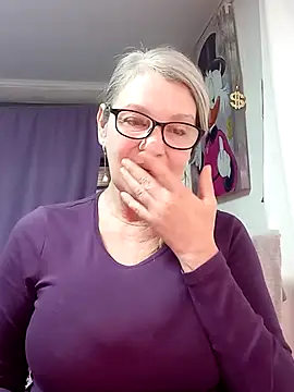 irinamaux online show from 02/28/26, 05:40