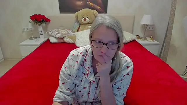 Snapshot of irinamaux chatting on 03/14/25, 07:26 irinamaux online show from 03/14/25, 07:26
