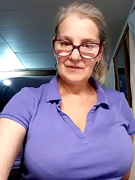 Snapshot of irinamaux chatting on 10/11/25, 05:14 irinamaux online show from 10/11/25, 05:14