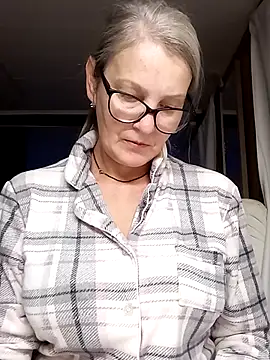 irinamaux online show from 10/25/25, 04:22