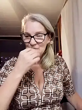 irinamaux online show from 11/07/25, 07:07