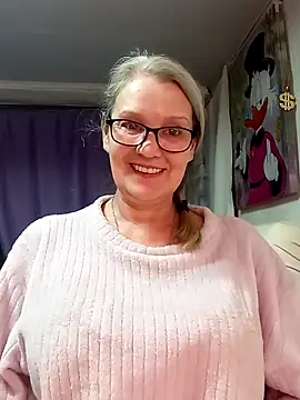 irinamaux online show from 02/15/26, 09:25