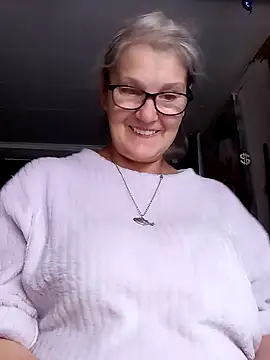 Snapshot of irinamaux chatting on 07/02/26, 06:14 irinamaux online show from 07/02/26, 06:14