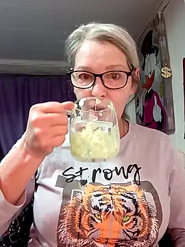 irinamaux online show from 02/19/26, 01:46