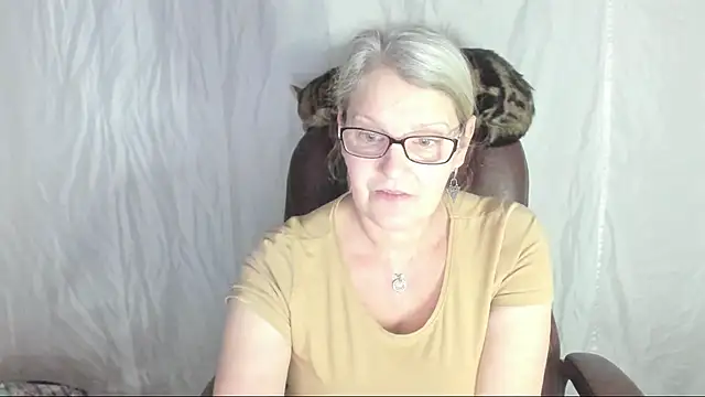 Snapshot of irinamaux chatting on 03/05/25, 06:12 irinamaux online show from 03/05/25, 06:12