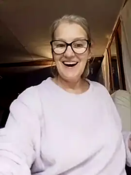 irinamaux online show from 10/29/25, 11:20