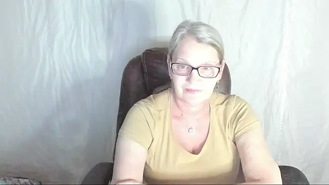 Snapshot of irinamaux chatting on 03/05/25, 03:29 irinamaux online show from 03/05/25, 03:29