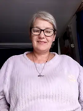 Snapshot of irinamaux chatting on 06/14/26, 05:41 irinamaux online show from 06/14/26, 05:41